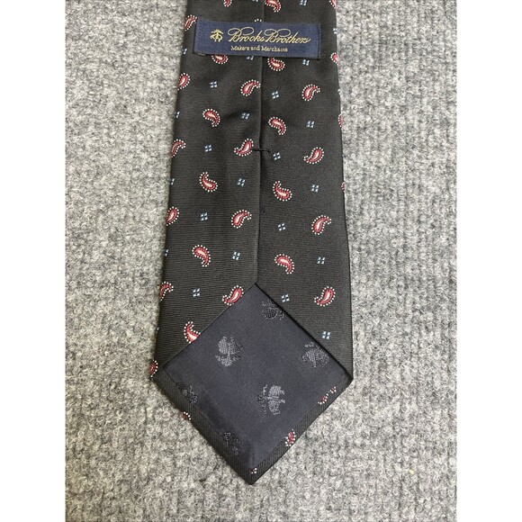 Brooks Brothers Makers and Merchants Black Paisley 100% Silk Tie EUC - Picture 3 of 4